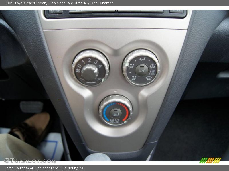 Controls of 2009 Yaris Sedan