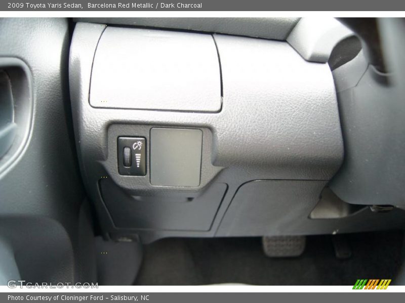 Barcelona Red Metallic / Dark Charcoal 2009 Toyota Yaris Sedan