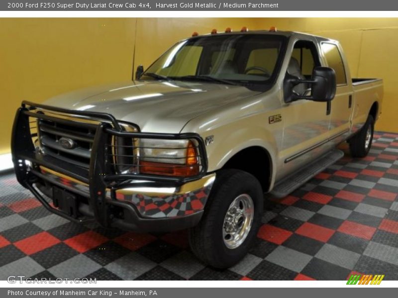 Harvest Gold Metallic / Medium Parchment 2000 Ford F250 Super Duty Lariat Crew Cab 4x4