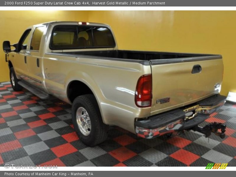 Harvest Gold Metallic / Medium Parchment 2000 Ford F250 Super Duty Lariat Crew Cab 4x4