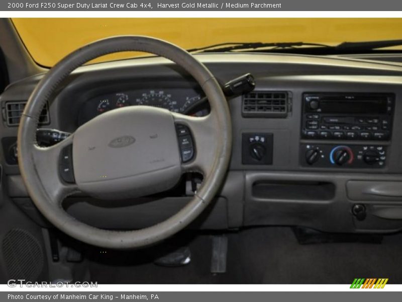Harvest Gold Metallic / Medium Parchment 2000 Ford F250 Super Duty Lariat Crew Cab 4x4