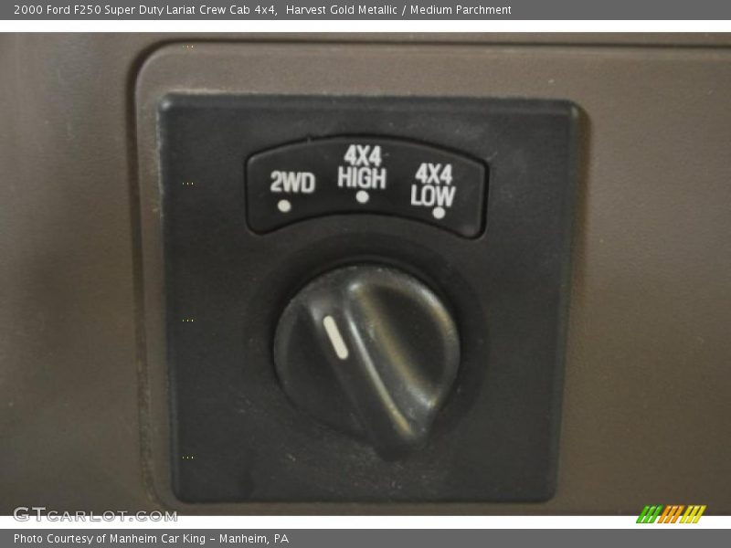 Harvest Gold Metallic / Medium Parchment 2000 Ford F250 Super Duty Lariat Crew Cab 4x4