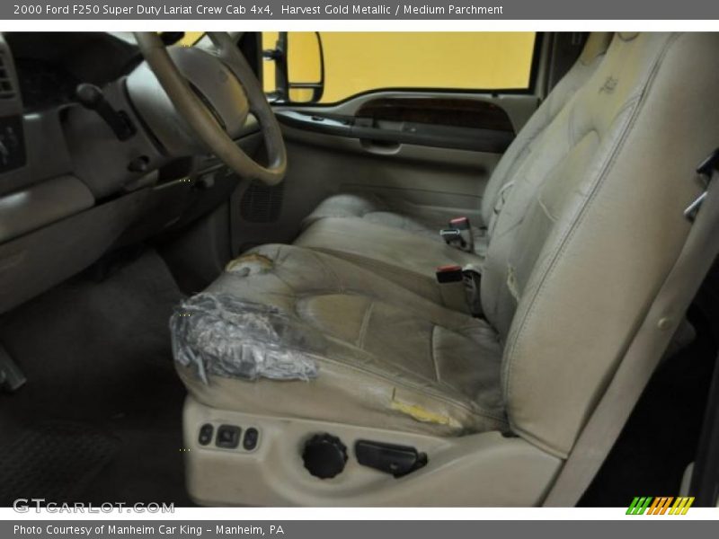 Harvest Gold Metallic / Medium Parchment 2000 Ford F250 Super Duty Lariat Crew Cab 4x4