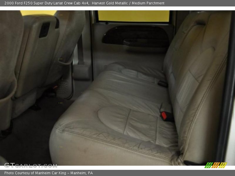 Harvest Gold Metallic / Medium Parchment 2000 Ford F250 Super Duty Lariat Crew Cab 4x4
