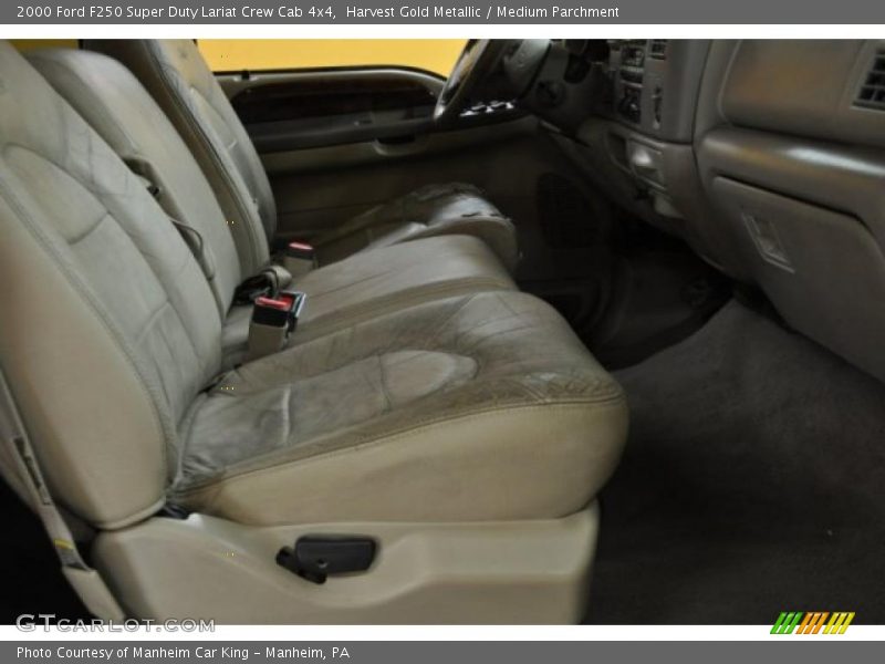 Harvest Gold Metallic / Medium Parchment 2000 Ford F250 Super Duty Lariat Crew Cab 4x4