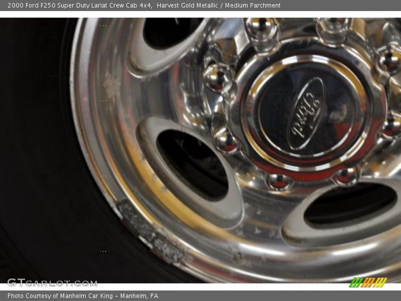 Harvest Gold Metallic / Medium Parchment 2000 Ford F250 Super Duty Lariat Crew Cab 4x4