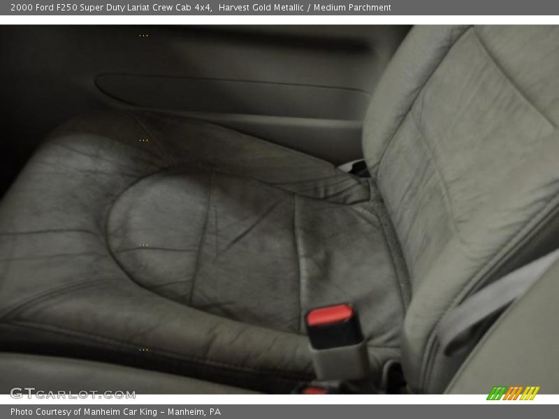 Harvest Gold Metallic / Medium Parchment 2000 Ford F250 Super Duty Lariat Crew Cab 4x4