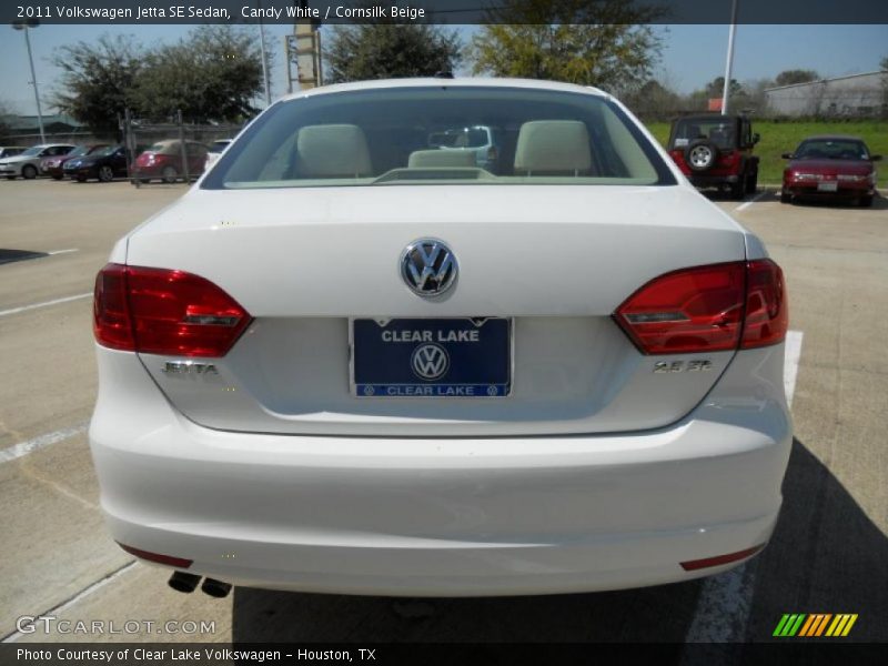 Candy White / Cornsilk Beige 2011 Volkswagen Jetta SE Sedan