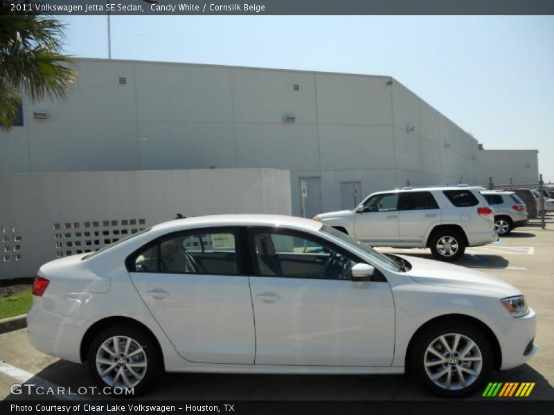 Candy White / Cornsilk Beige 2011 Volkswagen Jetta SE Sedan