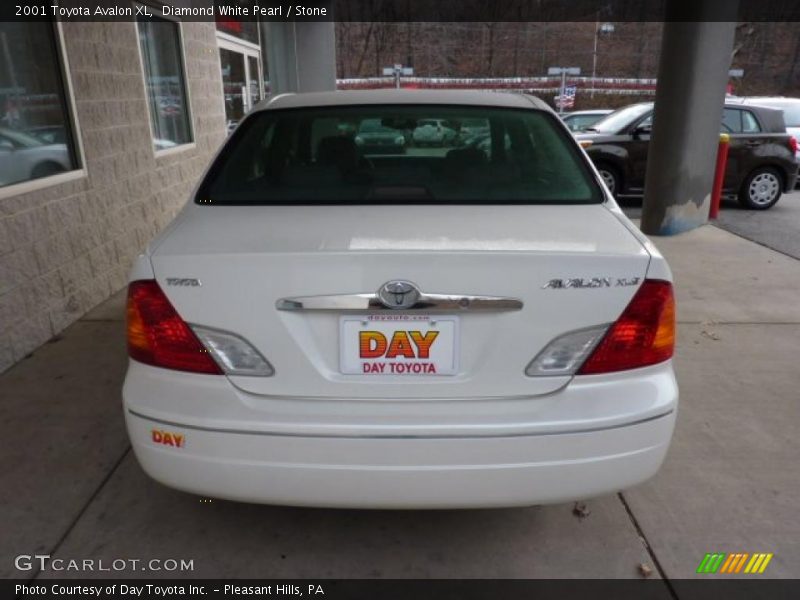 Diamond White Pearl / Stone 2001 Toyota Avalon XL