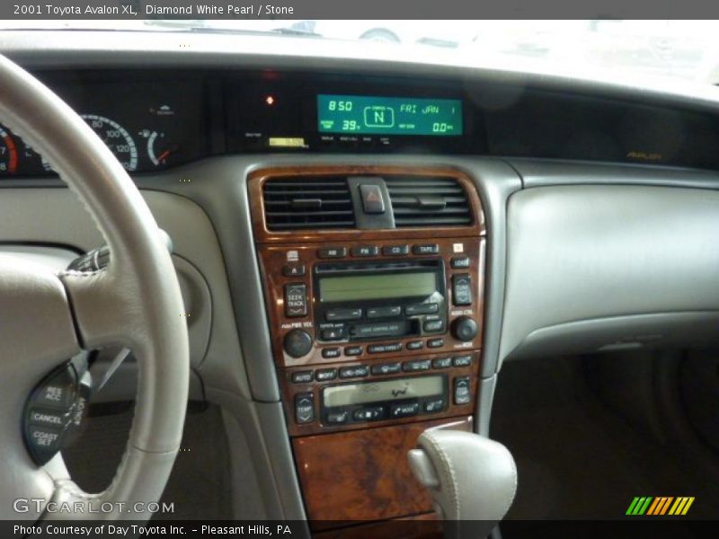 Diamond White Pearl / Stone 2001 Toyota Avalon XL
