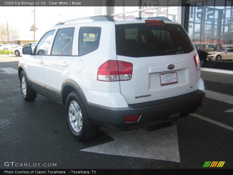 Clear White / Beige 2009 Kia Borrego LX V6