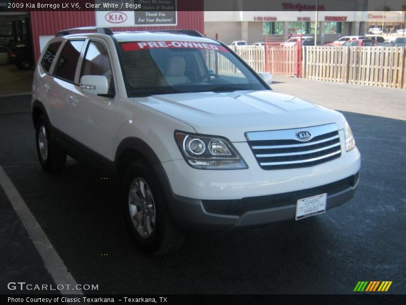 Clear White / Beige 2009 Kia Borrego LX V6