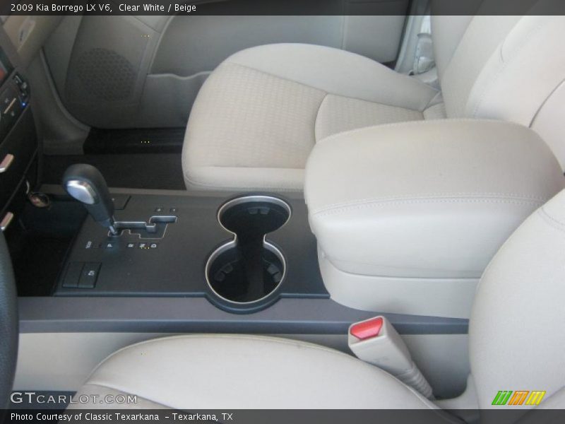 Clear White / Beige 2009 Kia Borrego LX V6