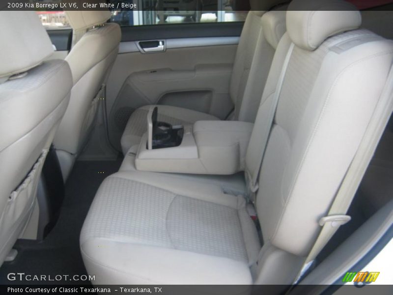 Clear White / Beige 2009 Kia Borrego LX V6