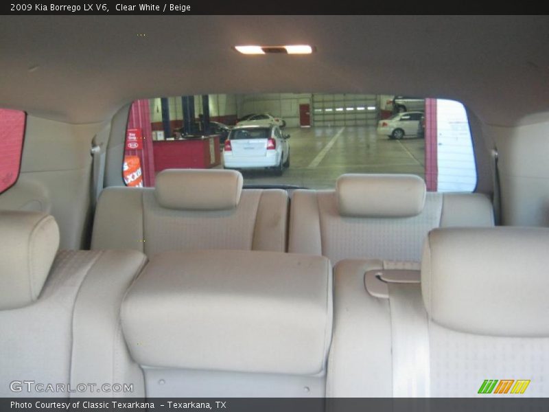 Clear White / Beige 2009 Kia Borrego LX V6