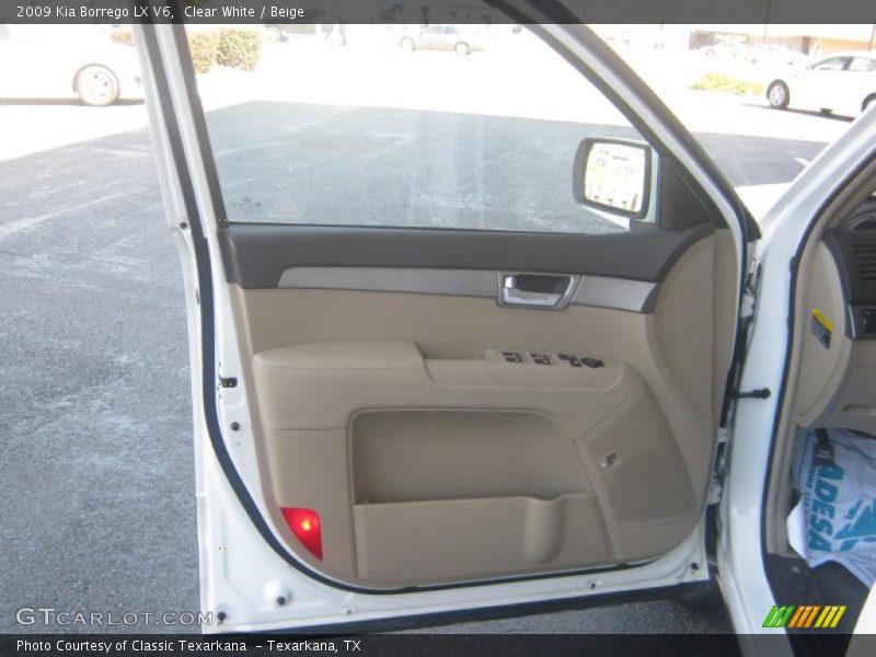 Clear White / Beige 2009 Kia Borrego LX V6