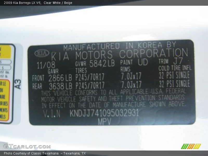 Clear White / Beige 2009 Kia Borrego LX V6