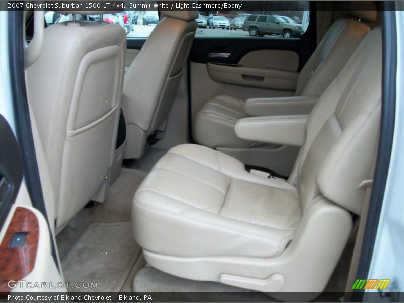 Summit White / Light Cashmere/Ebony 2007 Chevrolet Suburban 1500 LT 4x4