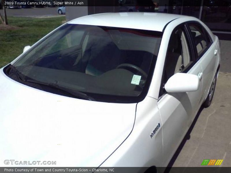 Super White / Ash 2009 Toyota Camry Hybrid