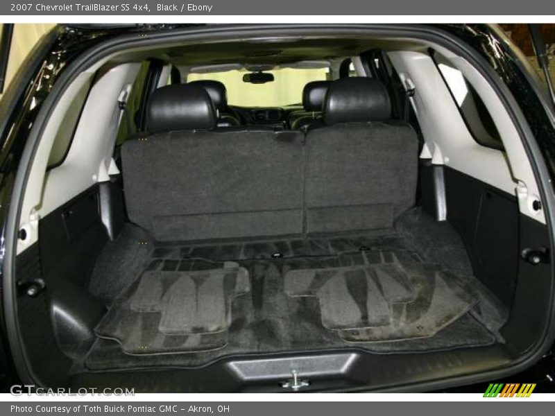  2007 TrailBlazer SS 4x4 Trunk