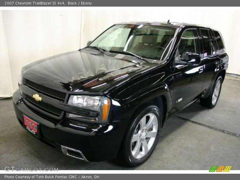 Front 3/4 View of 2007 TrailBlazer SS 4x4