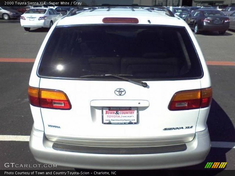 Super White / Gray 2000 Toyota Sienna XLE