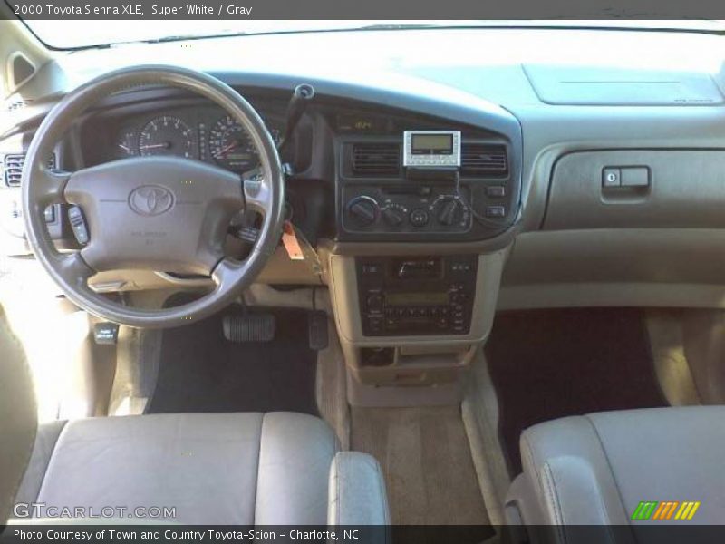 Super White / Gray 2000 Toyota Sienna XLE