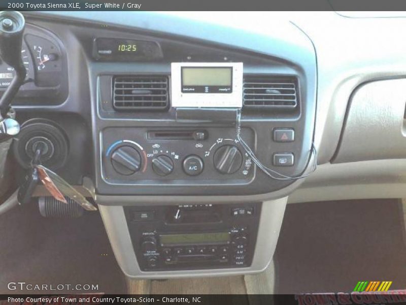 Super White / Gray 2000 Toyota Sienna XLE