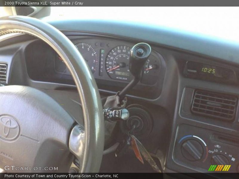 Super White / Gray 2000 Toyota Sienna XLE