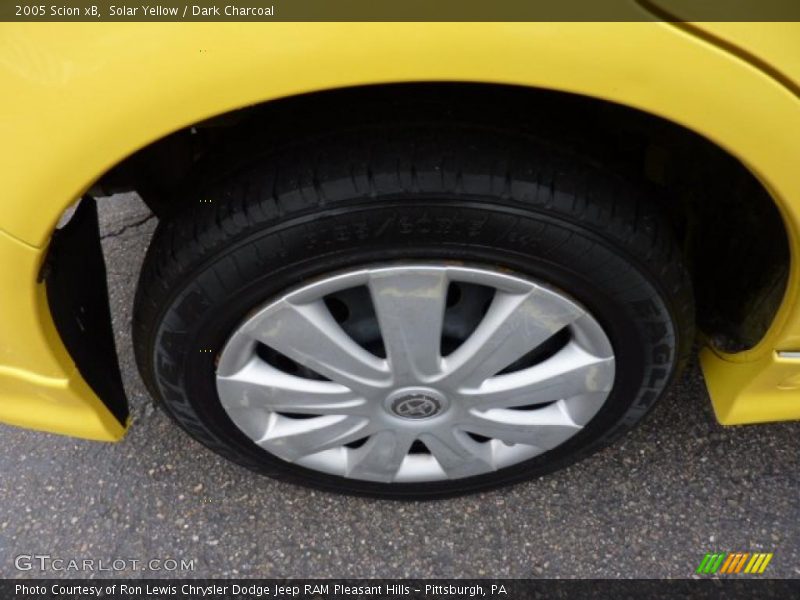 Solar Yellow / Dark Charcoal 2005 Scion xB
