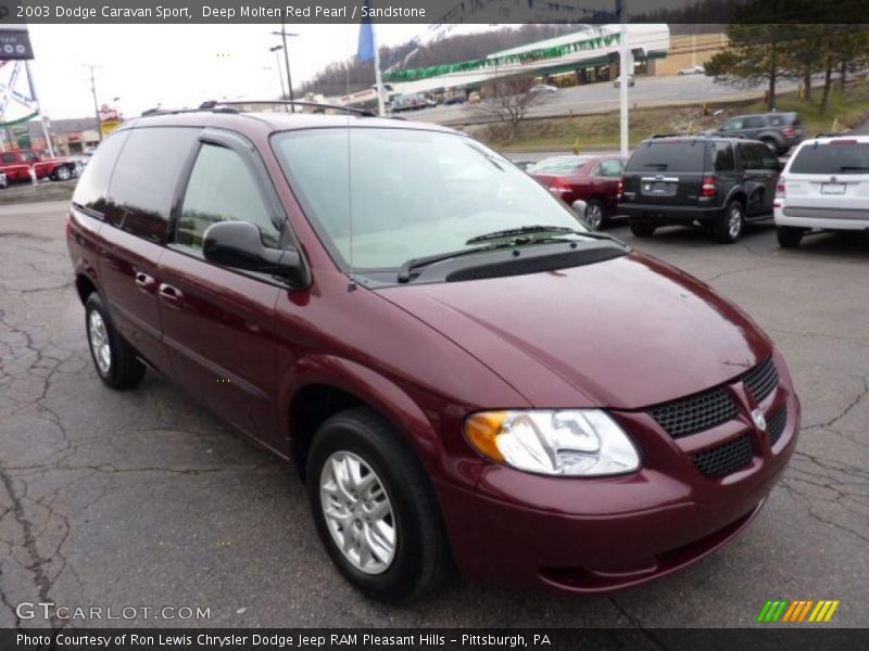 Front 3/4 View of 2003 Caravan Sport