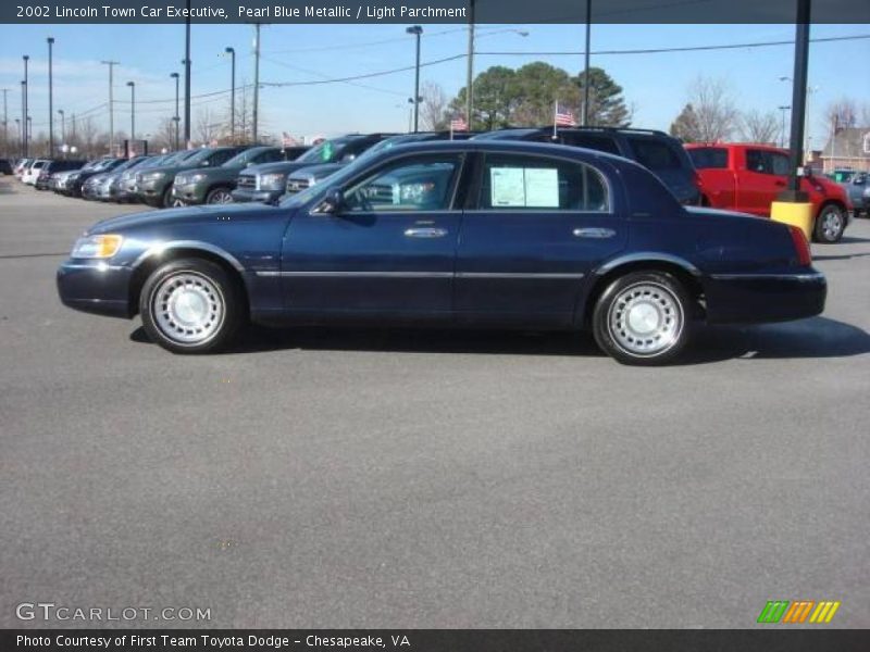 Pearl Blue Metallic / Light Parchment 2002 Lincoln Town Car Executive