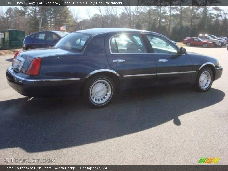 Pearl Blue Metallic / Light Parchment 2002 Lincoln Town Car Executive