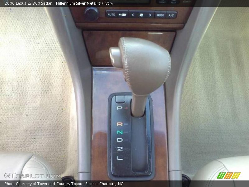 Millennium Silver Metallic / Ivory 2000 Lexus ES 300 Sedan