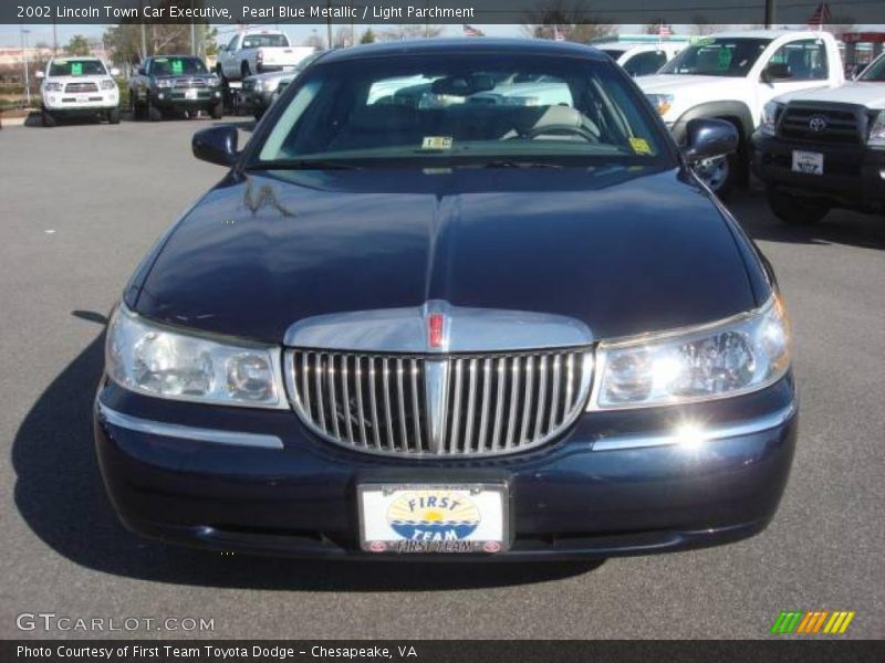 Pearl Blue Metallic / Light Parchment 2002 Lincoln Town Car Executive