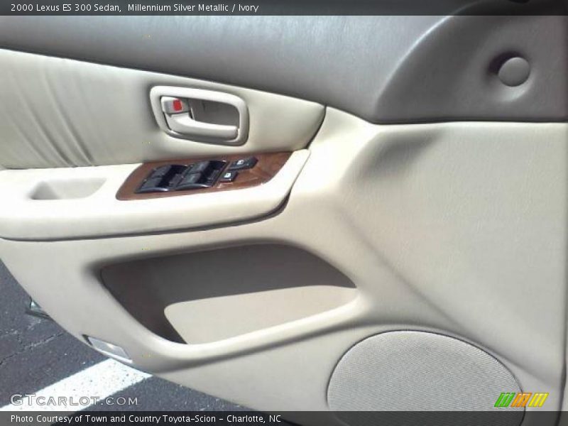 Millennium Silver Metallic / Ivory 2000 Lexus ES 300 Sedan
