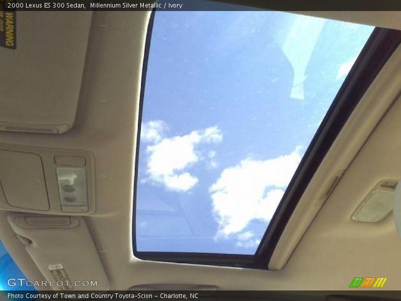 Millennium Silver Metallic / Ivory 2000 Lexus ES 300 Sedan