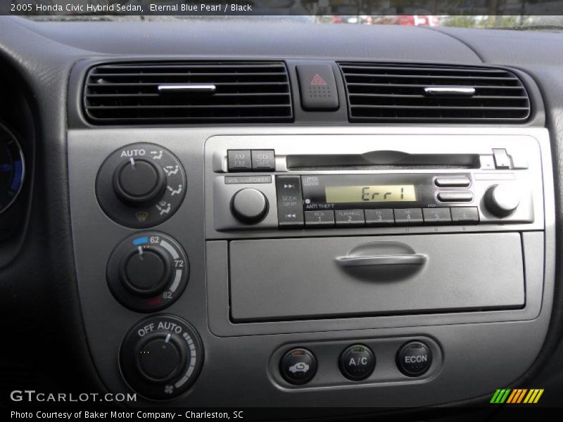 Controls of 2005 Civic Hybrid Sedan