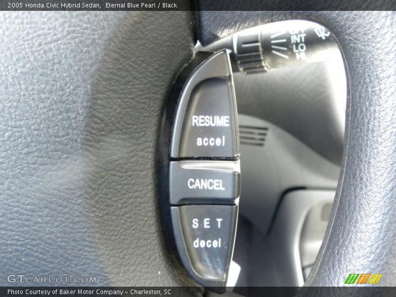 Controls of 2005 Civic Hybrid Sedan