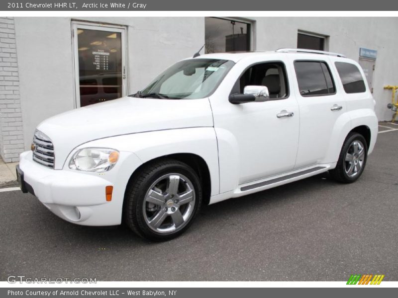 Front 3/4 View of 2011 HHR LT