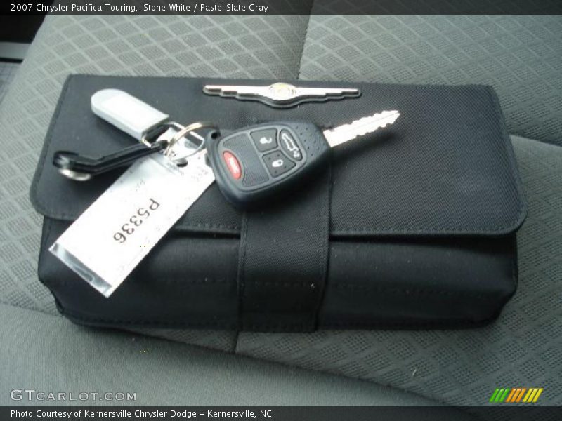 Stone White / Pastel Slate Gray 2007 Chrysler Pacifica Touring