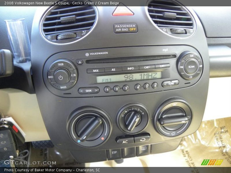 Controls of 2008 New Beetle S Coupe