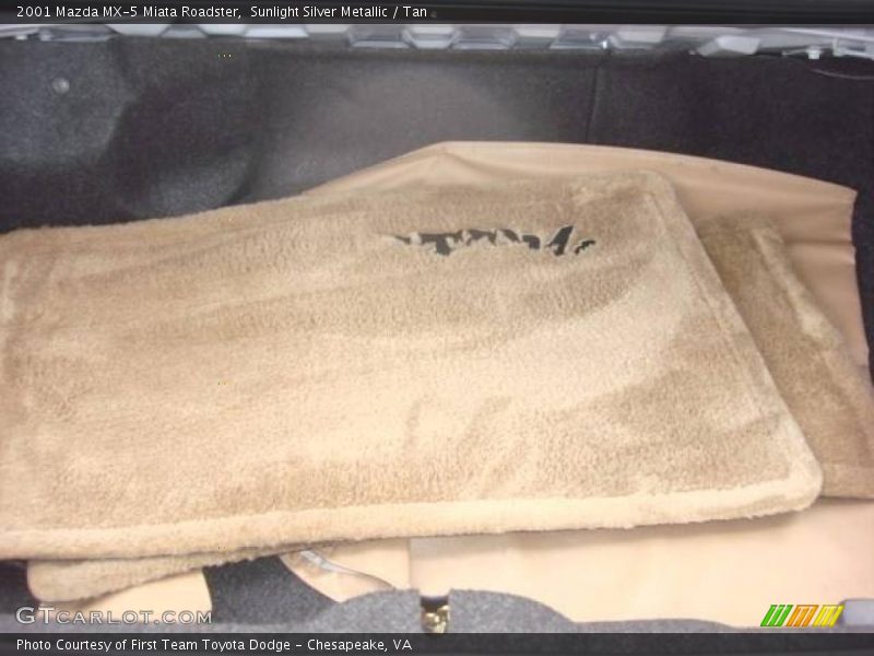 Sunlight Silver Metallic / Tan 2001 Mazda MX-5 Miata Roadster