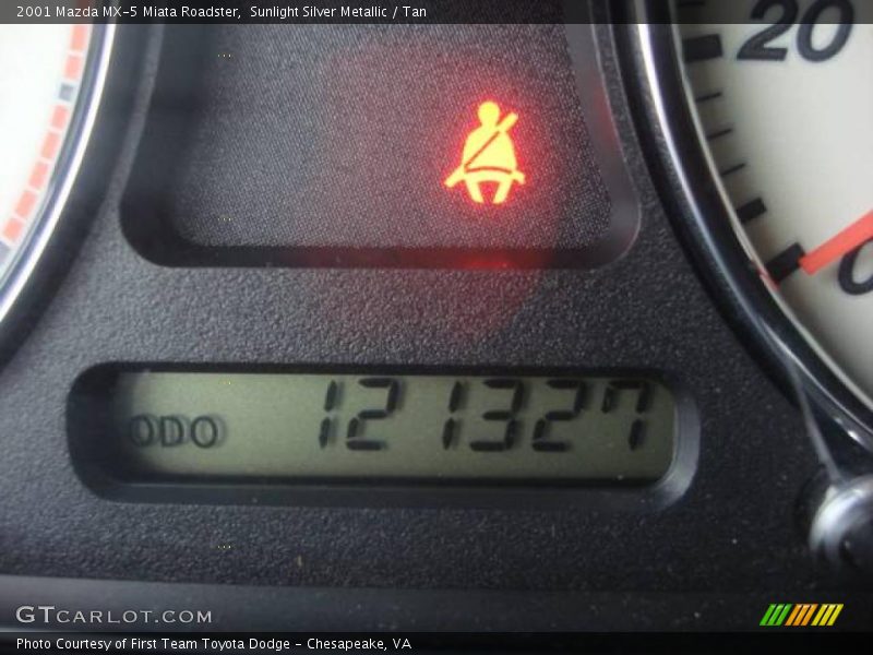 Sunlight Silver Metallic / Tan 2001 Mazda MX-5 Miata Roadster