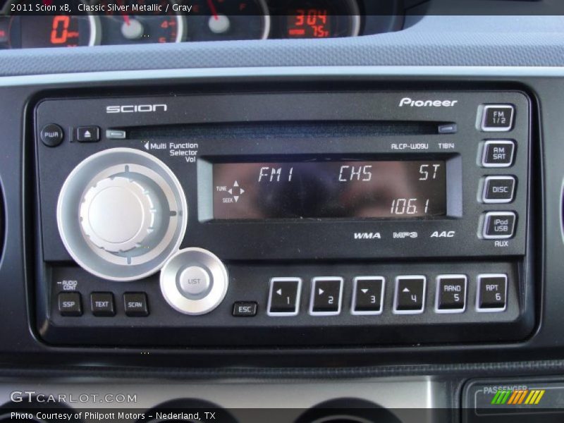 Classic Silver Metallic / Gray 2011 Scion xB