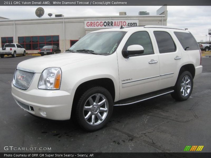 White Diamond Tintcoat / Cocoa/Light Cashmere 2011 GMC Yukon Denali AWD