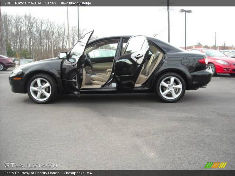 Onyx Black / Beige 2005 Mazda MAZDA6 i Sedan