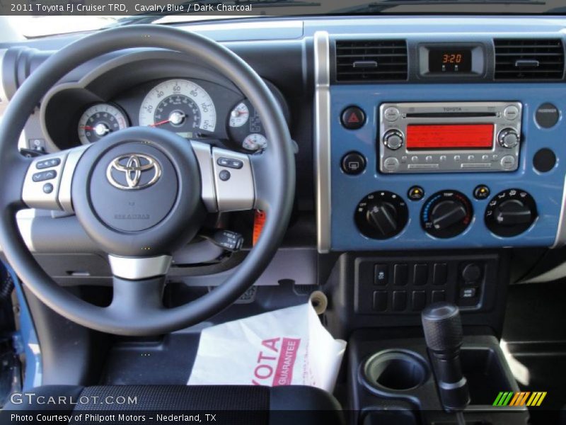 Controls of 2011 FJ Cruiser TRD