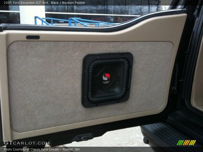 Black / Medium Pebble 2005 Ford Excursion XLT 4x4